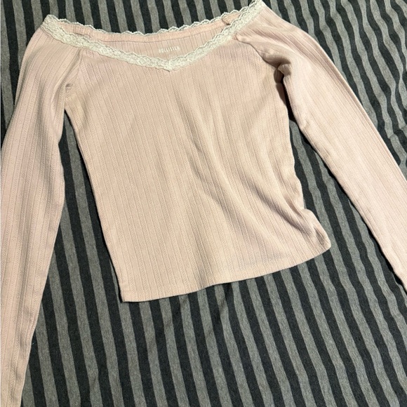 Hollister Light Pink Lace Trim Long Sleeve Top - Picture 2 of 3